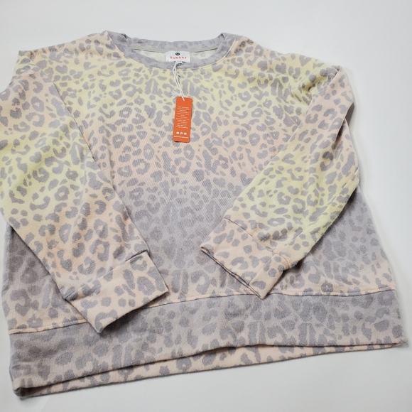 Sundry Women's Size 0 XS S Animal Print Sweatshirt New - Picture 2 of 6